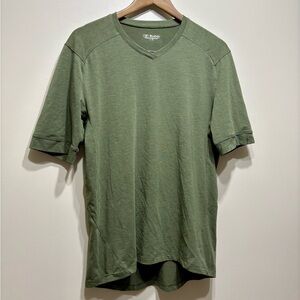 SUGOI Wool Sporty Workout Soft Stretchy V-neck Short Sleeve Tee Shirt Top Green